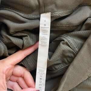 Size 6 Lululemon Cropped Dance Studio Joggers